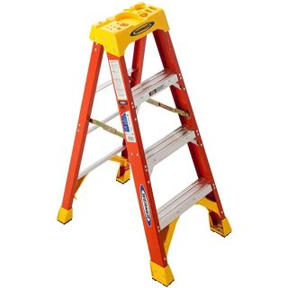 STEP LADDER 4' FIBERGLASS